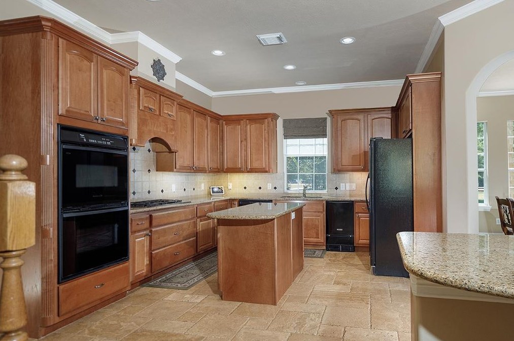 10841 Lk Frst Dr, Conroe TX 77384-3247 exterior