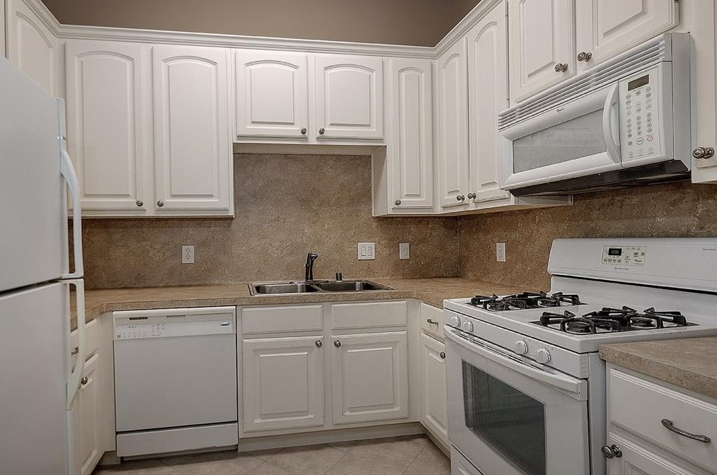 10841 Lk Frst Dr, Conroe TX 77384-3247 exterior