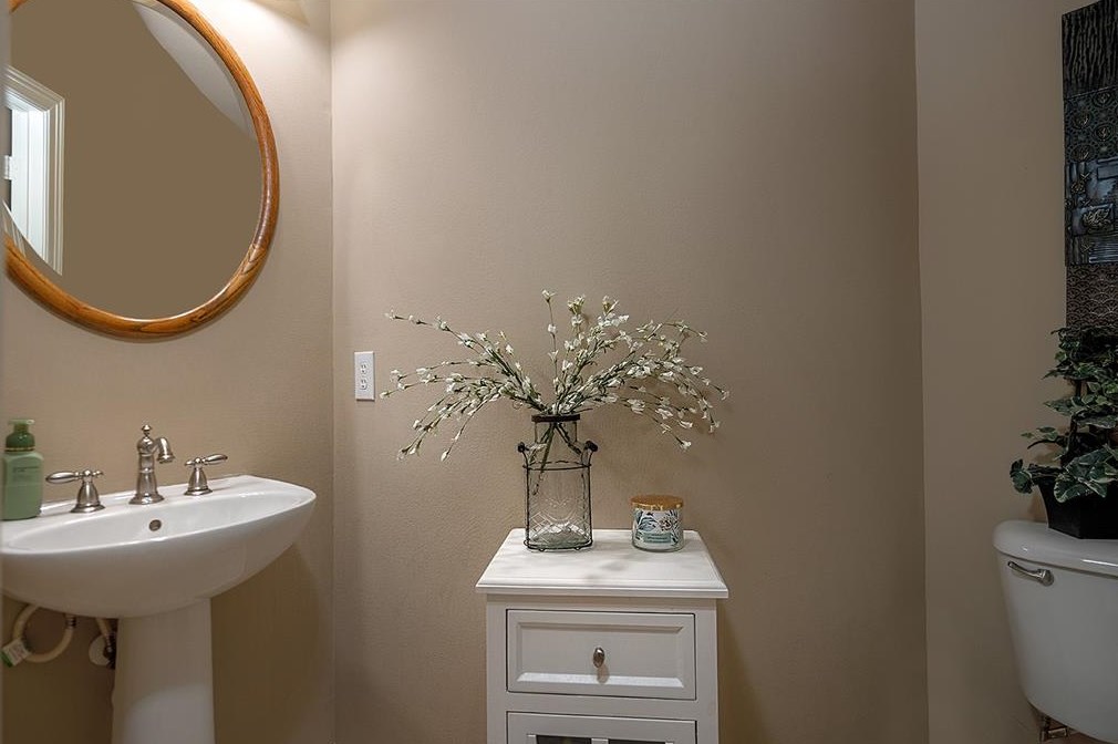 10841 Lk Frst Dr, Conroe TX 77384-3247 exterior