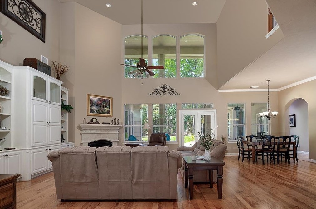 10841 Lk Frst Dr, Conroe TX 77384-3247 exterior