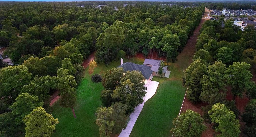 10841 Lk Frst Dr, Conroe TX 77384-3247 exterior