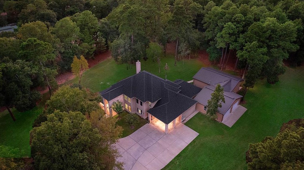 10841 Lk Frst Dr, Conroe TX 77384-3247 exterior