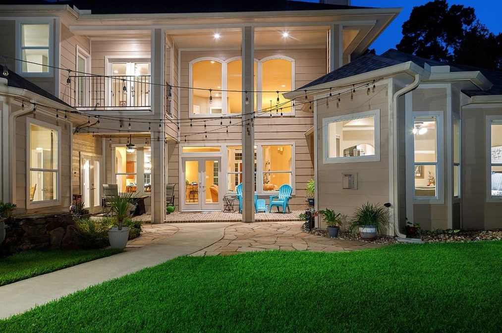 10841 Lk Frst Dr, Conroe TX 77384-3247 exterior