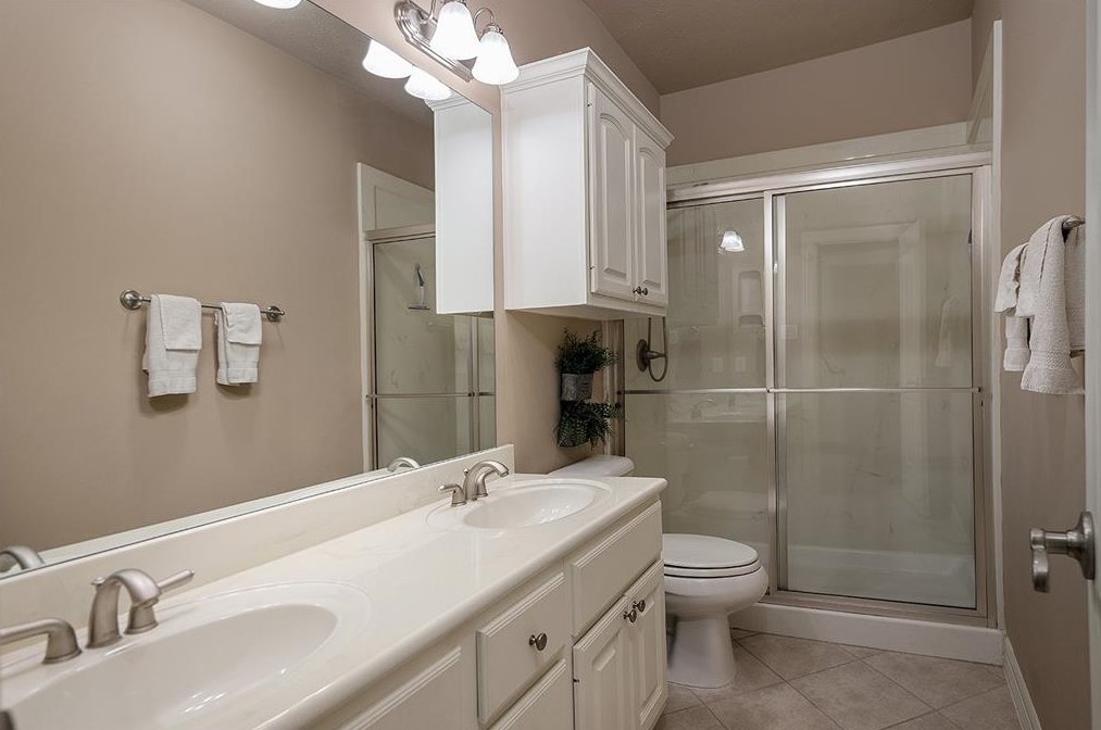 10841 Lk Frst Dr, Conroe TX 77384-3247 exterior