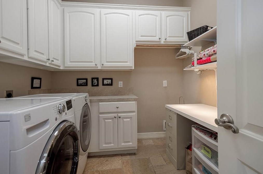 10841 Lk Frst Dr, Conroe TX 77384-3247 exterior