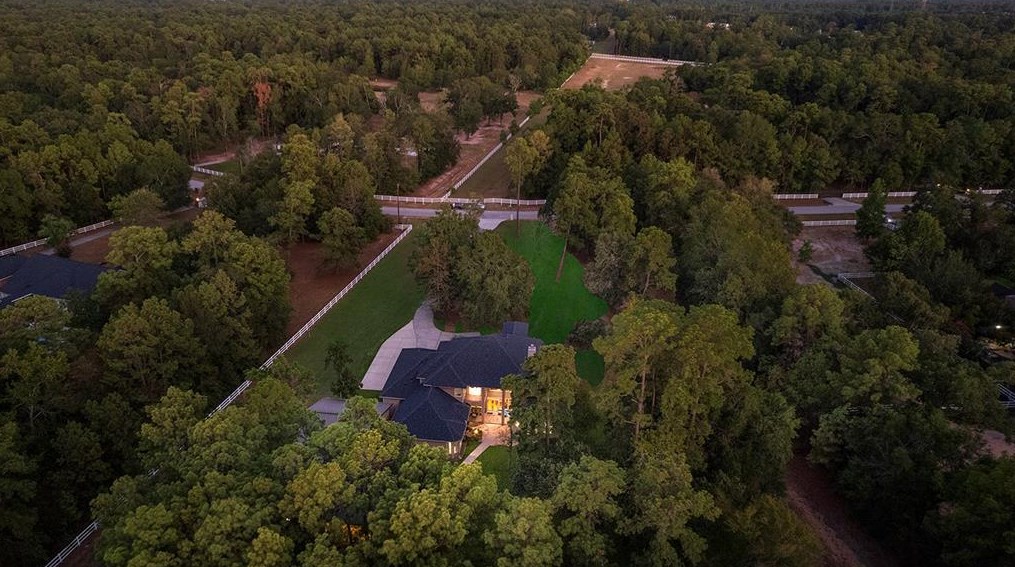 10841 Lk Frst Dr, Conroe TX 77384-3247 exterior