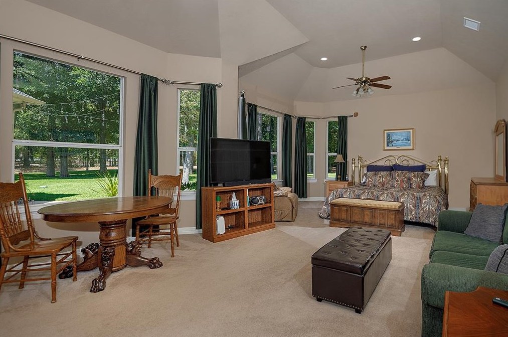 10841 Lk Frst Dr, Conroe TX 77384-3247 exterior