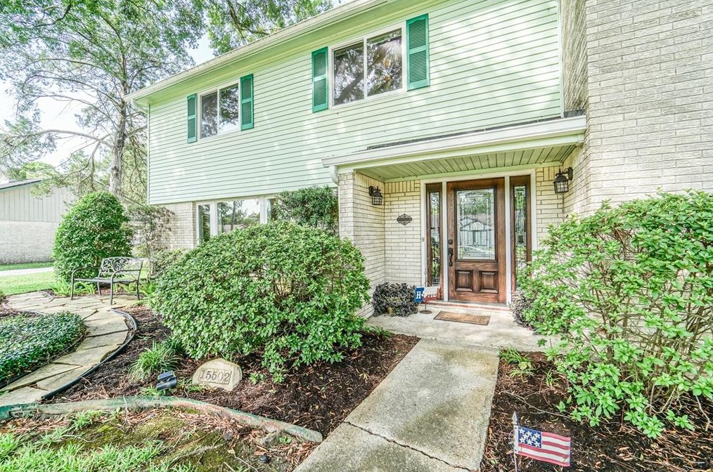 15502 Banff St, Houston, TX 77062-3406