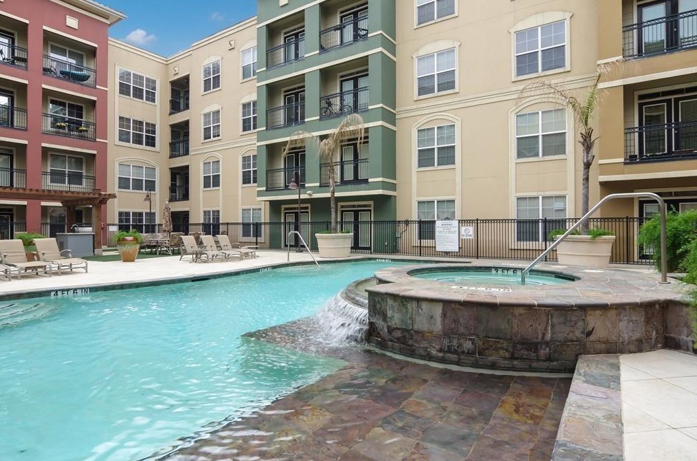 1711 Old Spanish Trl, Houston TX  77054-1925 exterior