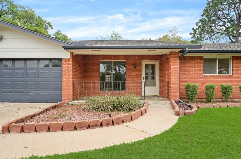 2108 Sago Dr, Bay City, TX 77414-8250