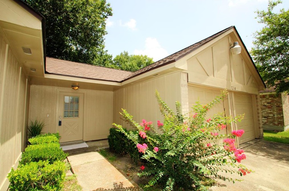 7218 Seminole St, Baytown, TX 77521-9766