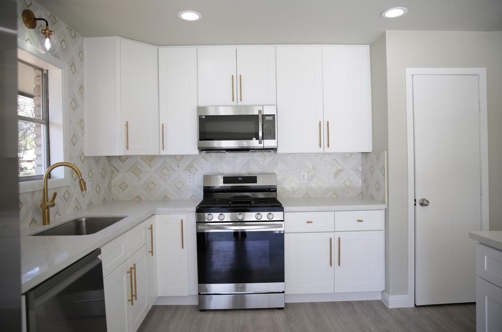 2299 Crosstimbers St, Huntsville, TX 77320