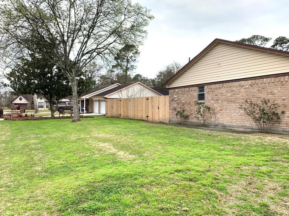 9914 El Chaco St, Baytown TX  77521-5045 exterior