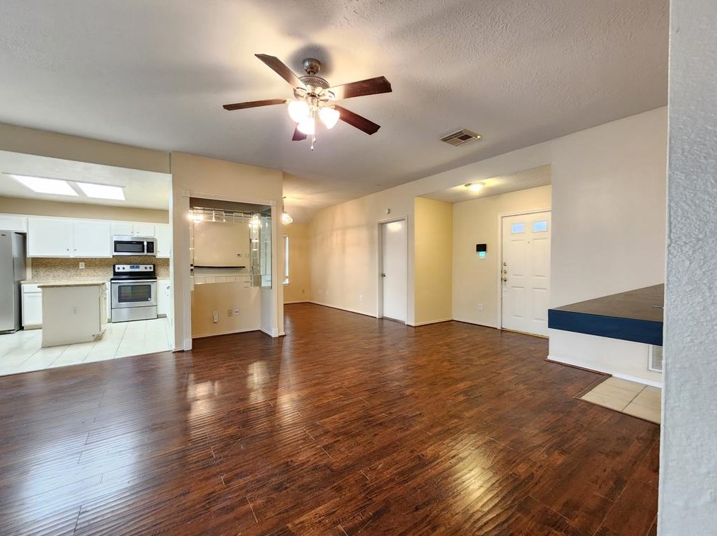 5018 Quailgate Dr, Spring TX  77373-8536 exterior