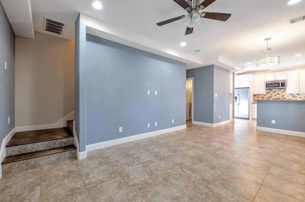 430 Pecore St, Houston, TX 77009-6235