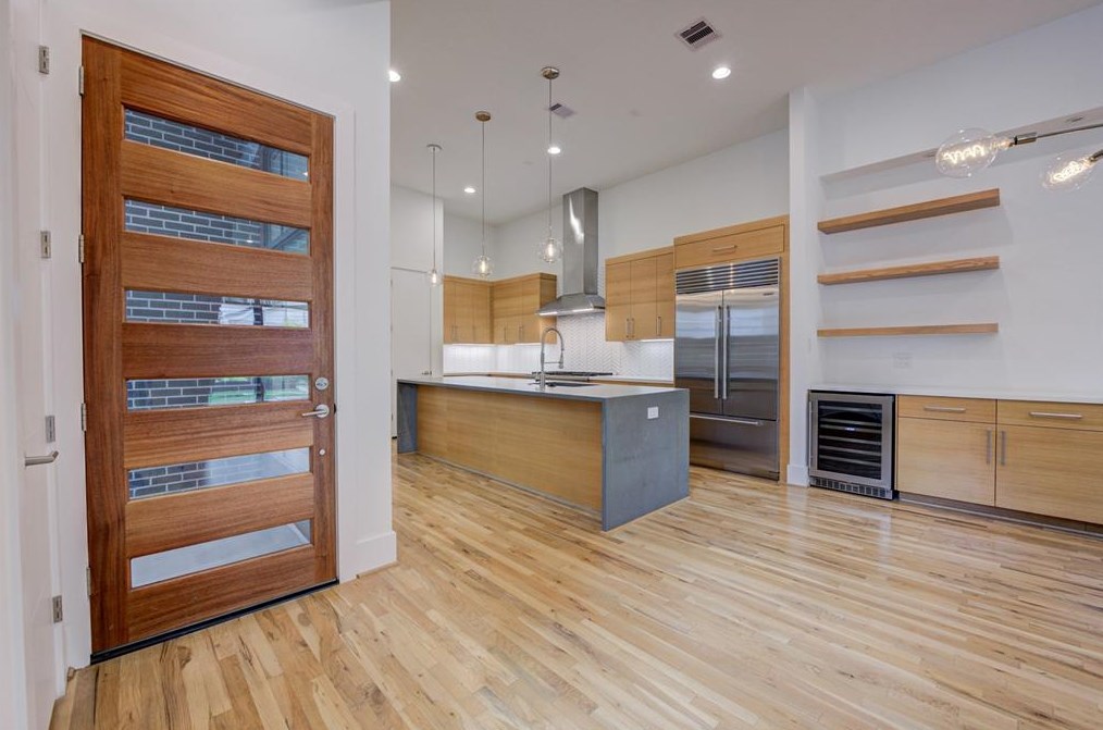 1245 Peden St, Houston TX  77006-1194 exterior