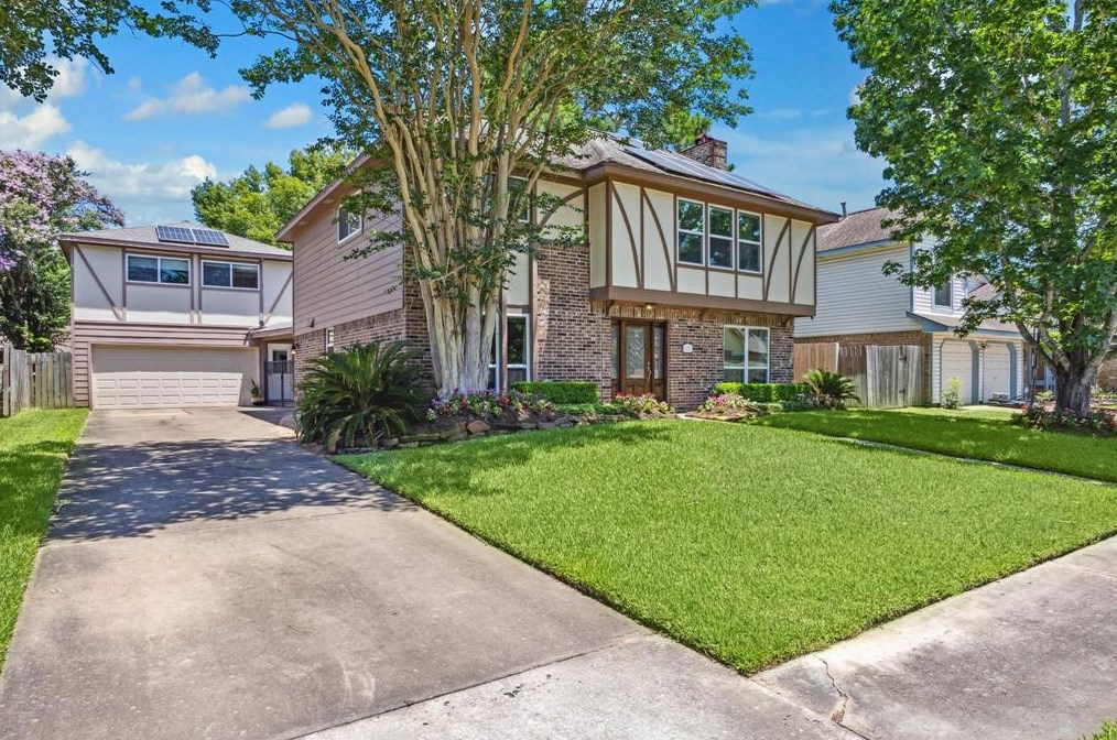 603 Chedworth Dr, Houston, TX 77062-3216