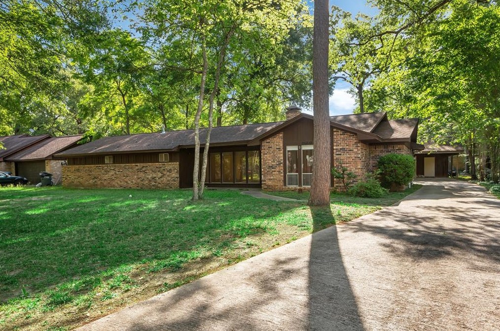 26810 Eastwood Dr, Spring, TX 77386-1188