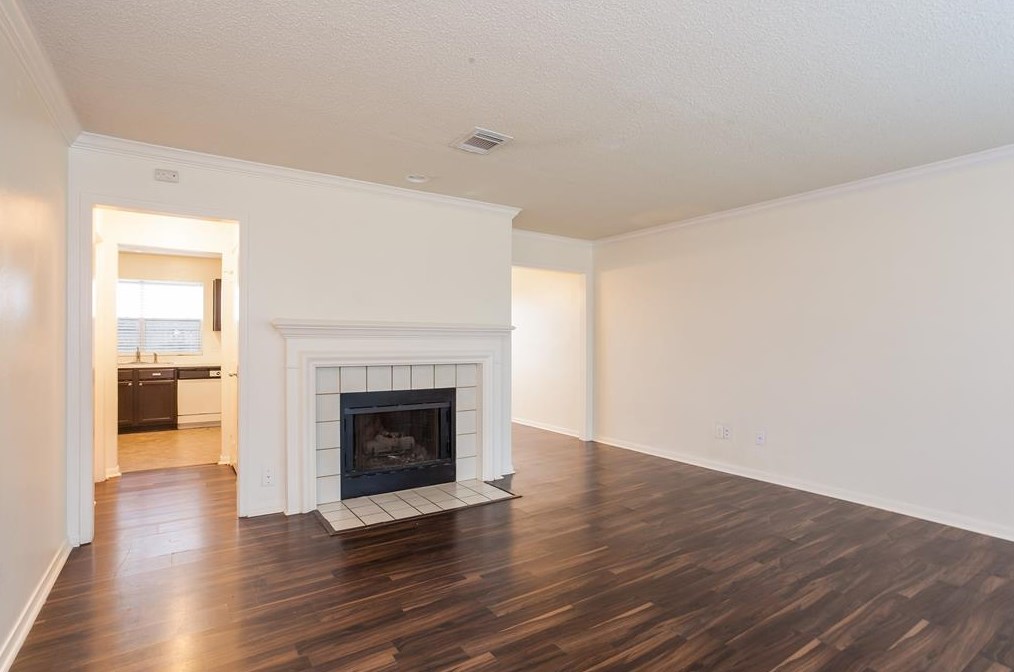 4015 Elmwood Dr, Pearland, TX 77584