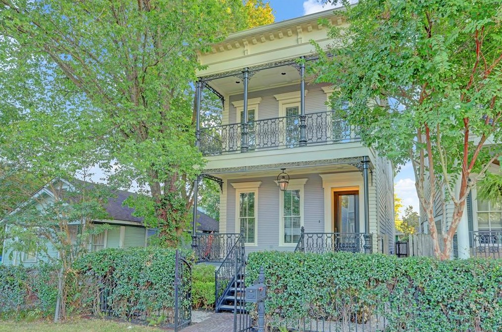 204 26th St, Houston, TX 77008-2102