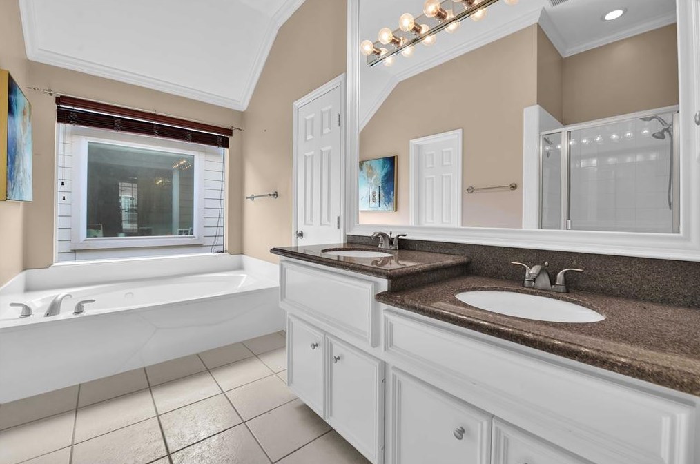 1421 Oneil, Houston TX  77019-5520 exterior