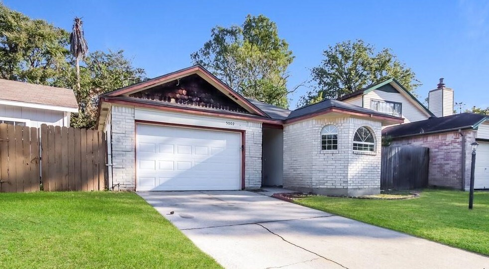 5002 Deer Point Dr, Spring TX  77389-3908 exterior