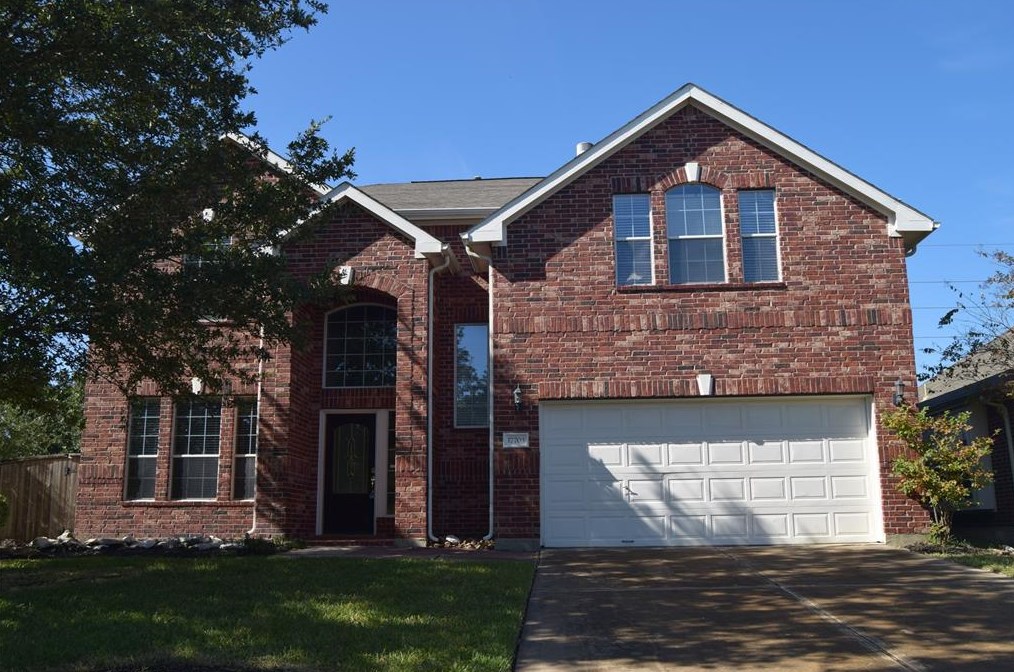 17703 Towne Bridge Dr, Tomball, TX 77377-6810