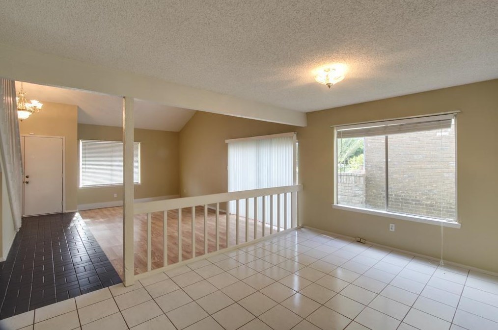 2823 Windchase Blvd, Houston TX  77082-1837 exterior