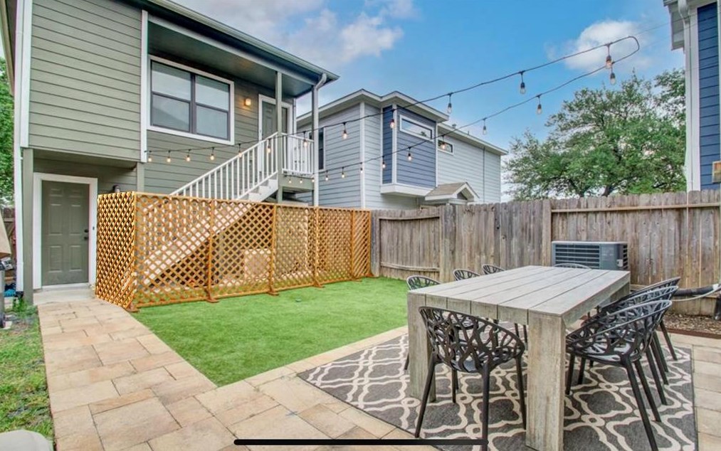 207 26th St, Houston TX  77008-2101 exterior