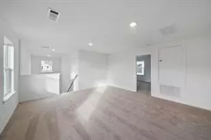 231 Bismuth Dr, Crosby, TX 77532 - Photo 4