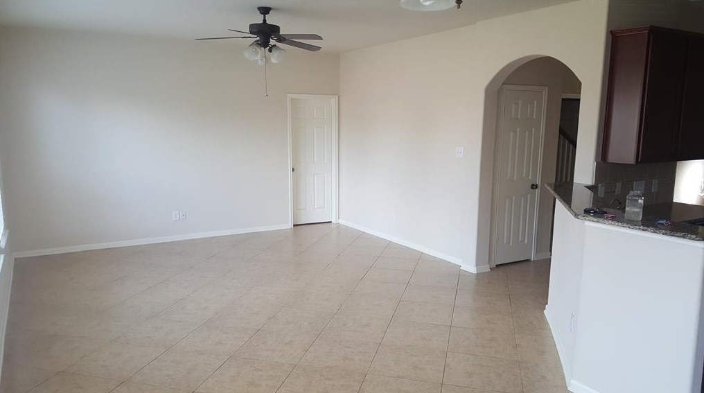 13003 Meadow Springs Dr, Pearland, TX 77584