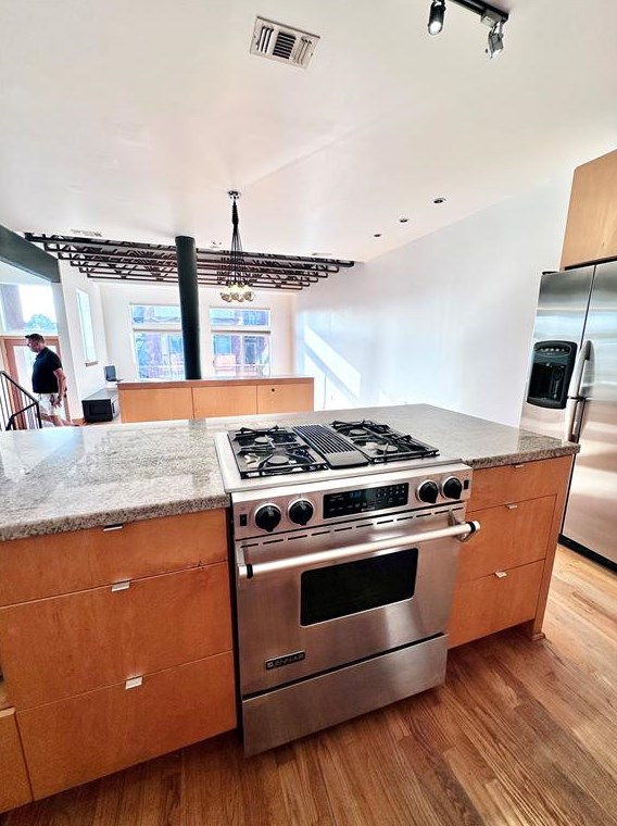 98 Drew St, Houston TX  77006-1526 exterior