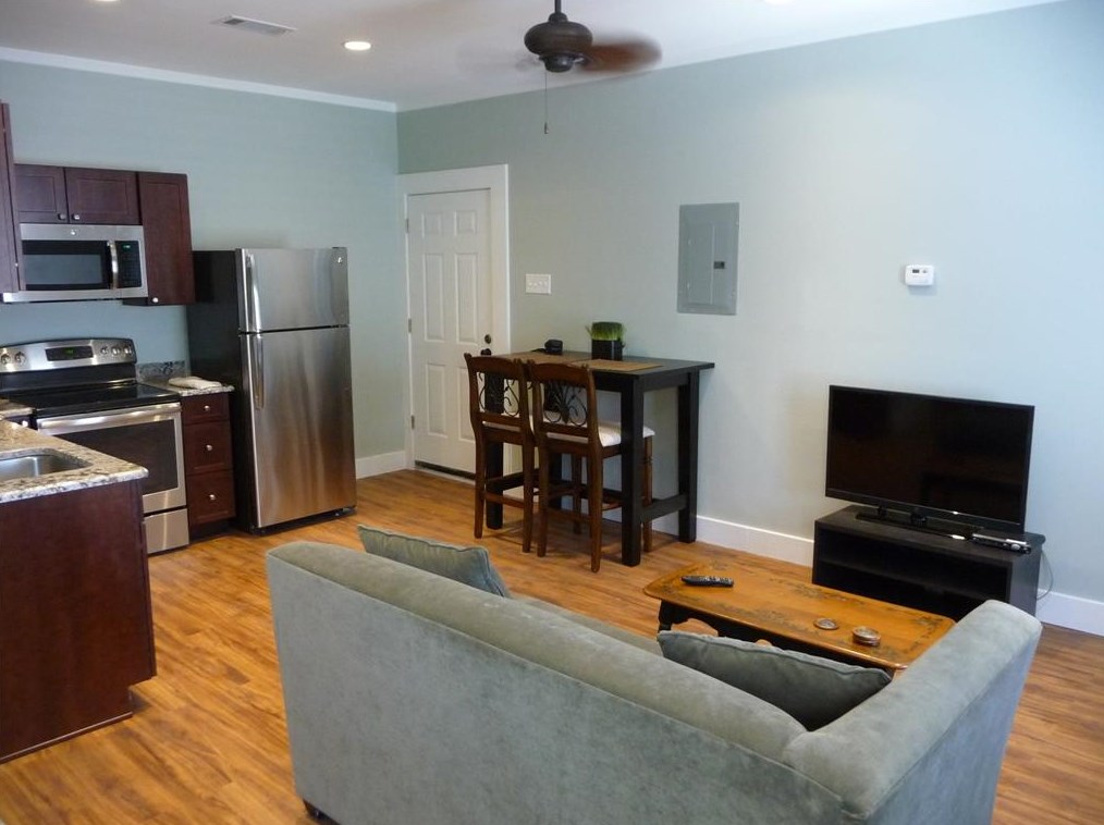 1009 Peden St, Houston, TX 77006