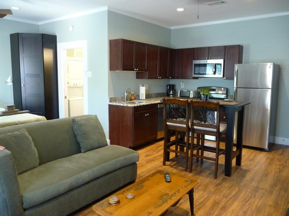 1009 Peden St, Houston TX  77006-1340 exterior