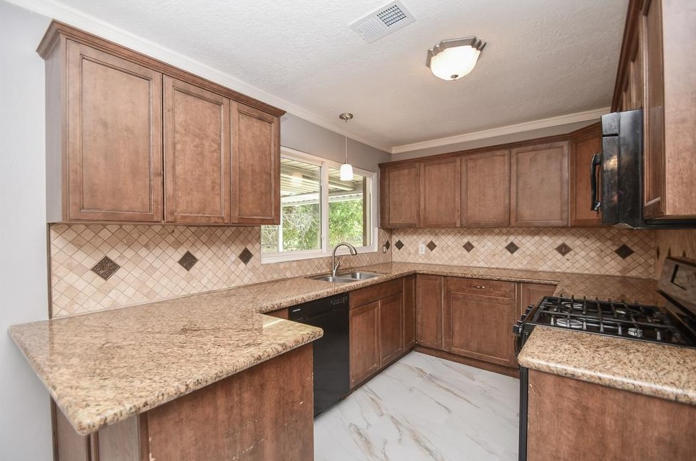 903 Orrel Dr, Pasadena TX exterior