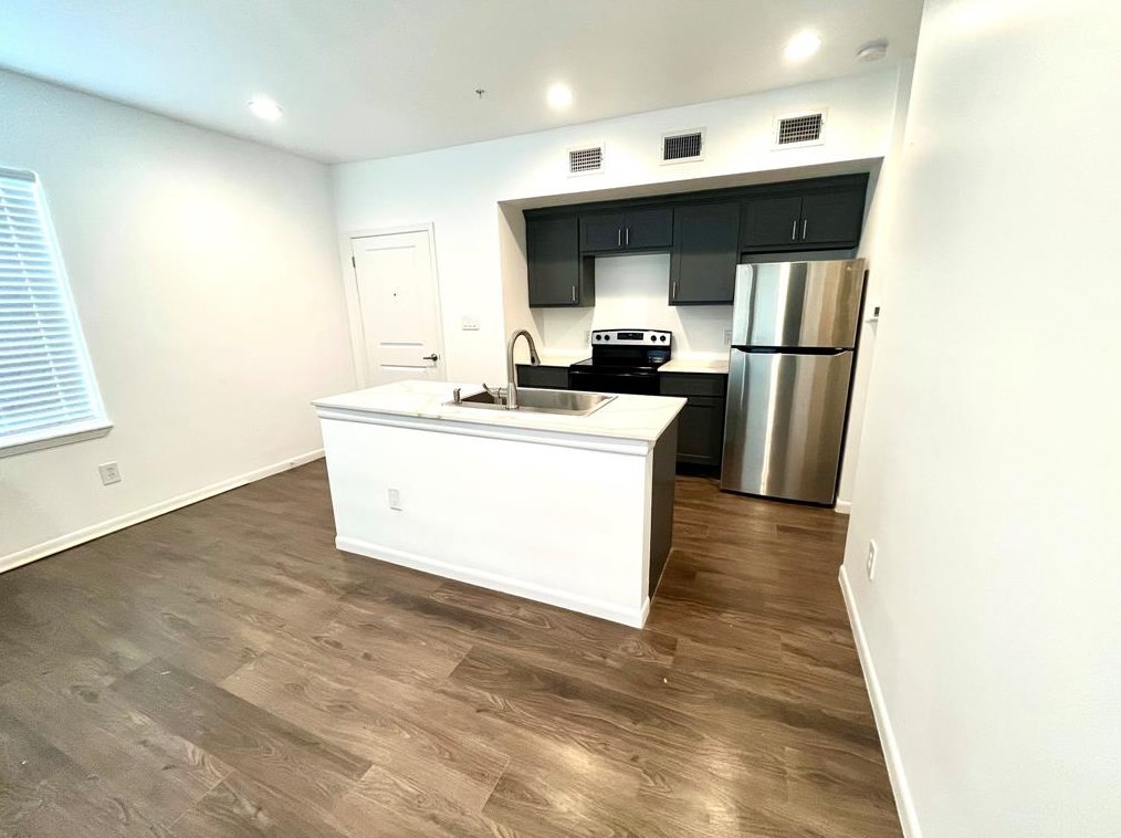 1924 Calumet St, Houston, TX 77004-7266