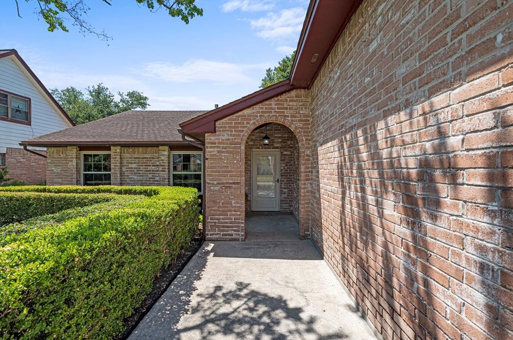 14719 Wind Free Dr, Houston, TX 77040-1426
