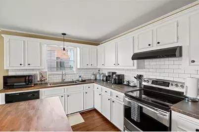 16530 Captain Kidd Road, Jamaica Beach, TX 77554 - Photo 12