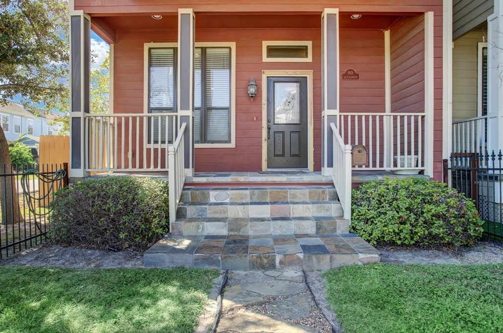 901 Alexander St, Houston, TX 77008