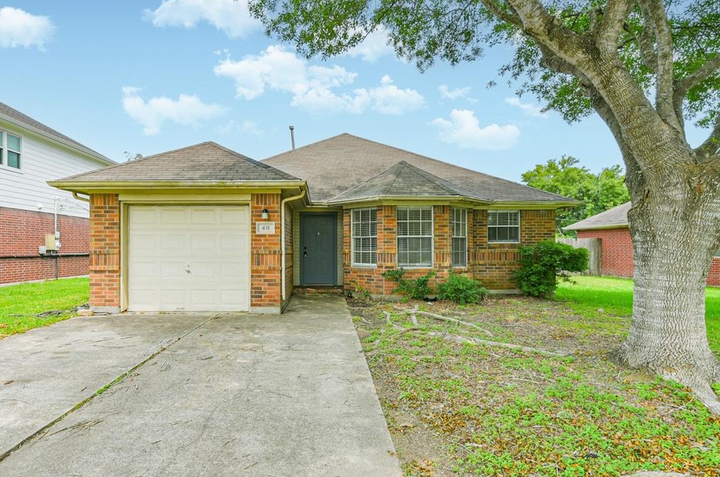 431 Westward Ave, La Marque, TX 77568-3872
