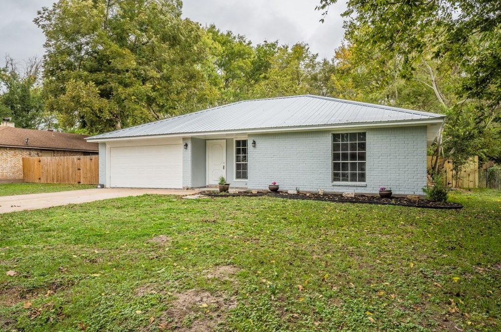 113 Leigh Anne St, Huntsville, TX 77320