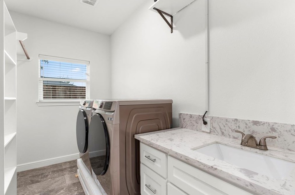 5421 Westbrook Rd, Houston TX  77016-3638 exterior