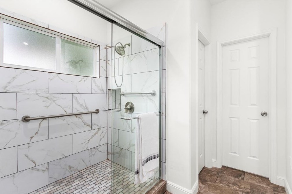 5421 Westbrook Rd, Houston TX  77016-3638 exterior