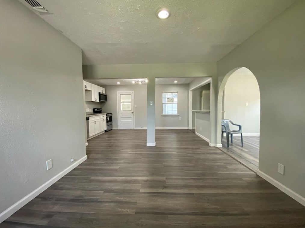 3110 Akard St, Houston, TX 77051-4604