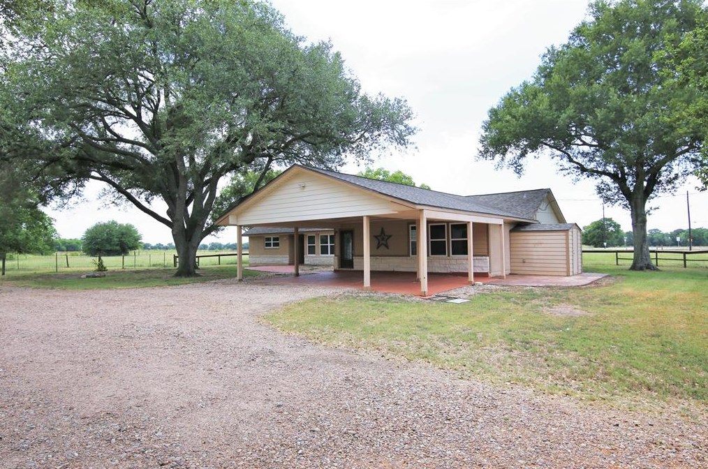 1026 Cottonwood Church Rd, Richmond, TX 77471