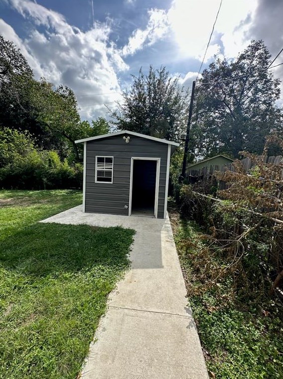 5938 Southmund St, Houston TX  77033-1834 exterior