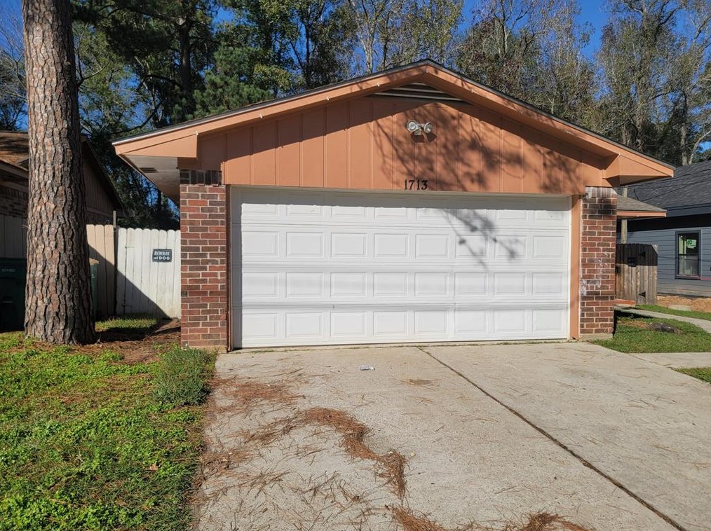 1713 Meridian Ct, Conroe, TX 77301