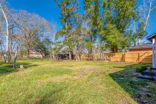 1105 N Valderas St, Angleton, TX 77515 - Photo 14