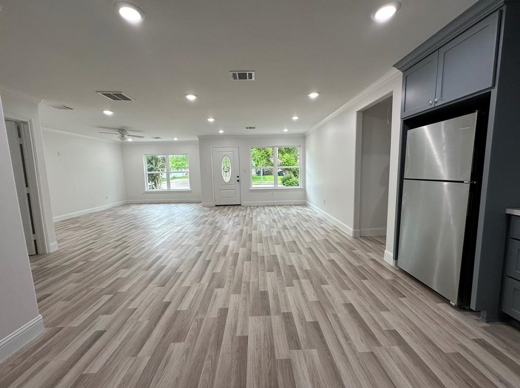 5119 Heatherbloom Dr, Houston TX  77045-5211 exterior