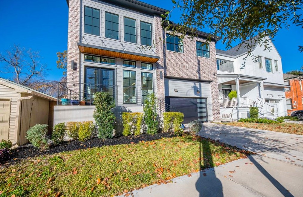 2501 Julian St, Houston TX  77009-7434 exterior